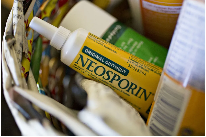 在鼻腔中涂抹孚诺软膏（Neosporin）真的可以帮助预防病毒感染吗？